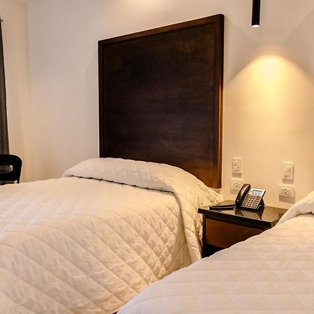 Hotel Gran Avenida, ナボホア エクステリア 写真