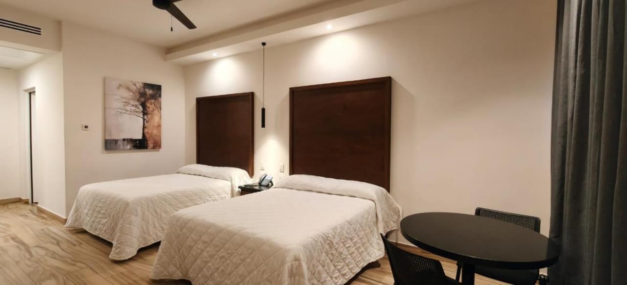 Hotel Gran Avenida, ナボホア エクステリア 写真