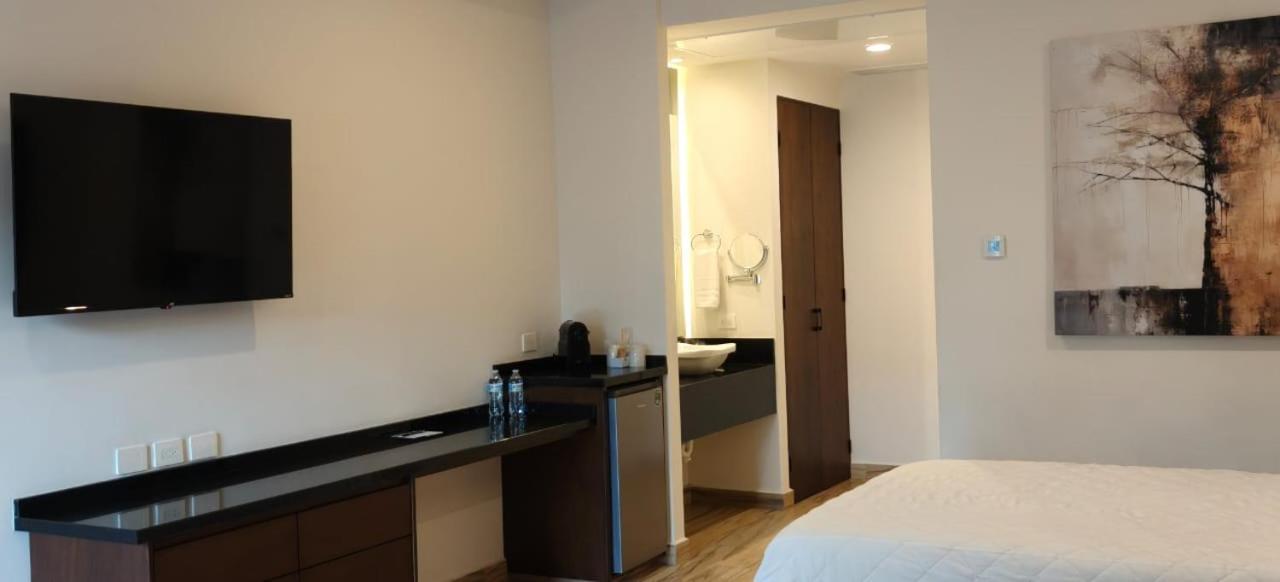 Hotel Gran Avenida, ナボホア エクステリア 写真
