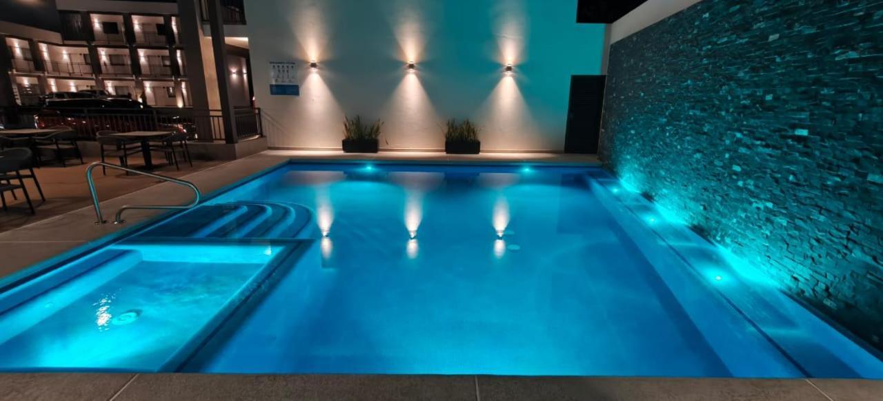 Hotel Gran Avenida, ナボホア エクステリア 写真